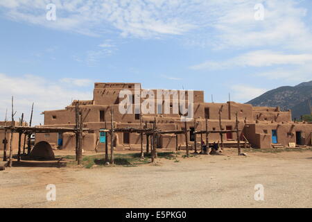 Taos Pueblo, Sito Patrimonio Mondiale dell'UNESCO, Taos, Nuovo Messico, Stati Uniti d'America, America del Nord Foto Stock