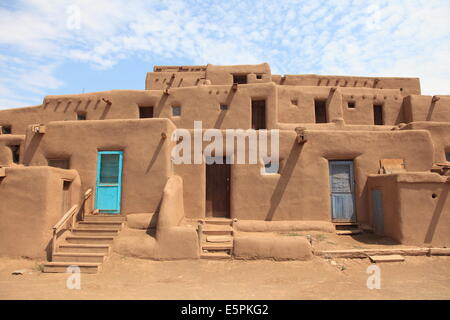 Taos Pueblo, Sito Patrimonio Mondiale dell'UNESCO, Taos, Nuovo Messico, Stati Uniti d'America, America del Nord Foto Stock