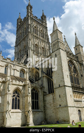 Dettagli della cattedrale di Gloucester, inclusi la torre Foto Stock