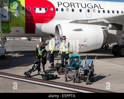 SATA Airlines Airbus A320 all'aeroporto di Madeira Foto Stock