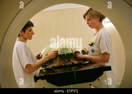 Nel gennaio 2007, l'Istituto Curie, Parigi, Francia, è stato il primo ospedale in Francia per il trattamento del tumore con tomoTherapy, questo Foto Stock