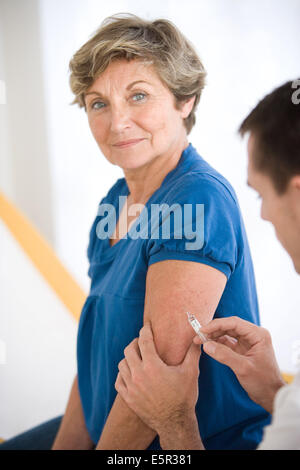 Vaccino contro l'influenza. Foto Stock