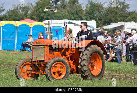 Un annata Fordson trattore sul display in bucks country fair