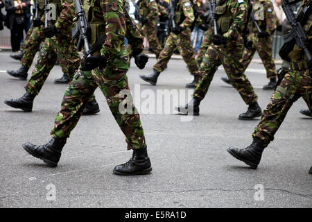 Stivali militari , esercito greco parate a festa nazionale su Atene Foto Stock