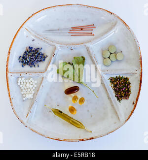 L'agopuntura, omeopatia, traccia minerale integratore alimentare e fitoterapia. Foto Stock