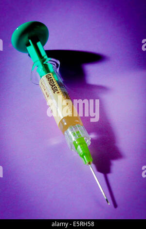 Gardasil®, un vaccino contro alcuni tipi di papillomavirus umano (HPV) responsabile per il cancro cervicale e verruche genitali. Foto Stock