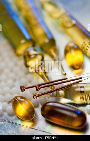 L'agopuntura, omeopatia, e traccia minerale integratore alimentare. Foto Stock