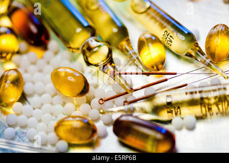 L'agopuntura, omeopatia, e traccia minerale integratore alimentare. Foto Stock