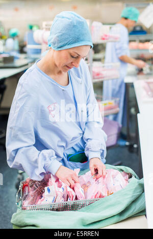 Attrezzature mediche di disinfezione. Ospedale di Bordeaux, Francia. Foto Stock