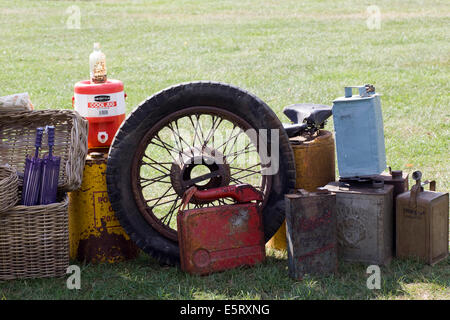 Retrò Apparecchiature per auto in una fase di stallo Foto Stock