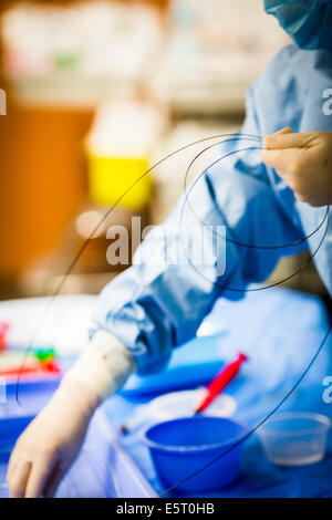 Trattamento di leiomioma uterino da embolizzazione, Hopital Europeen Georges Pompidou (HEGP), AP-HP, Parigi, Francia. Foto Stock