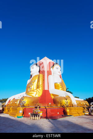 Il Sud Est Asiatico, Myanmar, Bago, quattro facce paya, Kyaik Pun Paya, Gautama Buddha, costruito da Re Dhammazedi nel 1476 Foto Stock