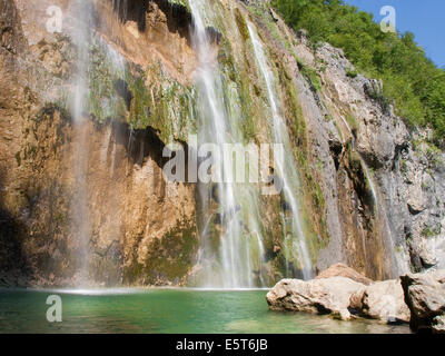 Grande Cascata (Veliki Slap) nel Parco Nazionale dei Laghi di Plitvice, Croazia. Foto Stock