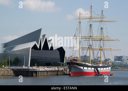 Riverside Museum di trasporto e il Glenlee tall ship sul fiume Clyde, Glasgow Scozia Scotland Foto Stock