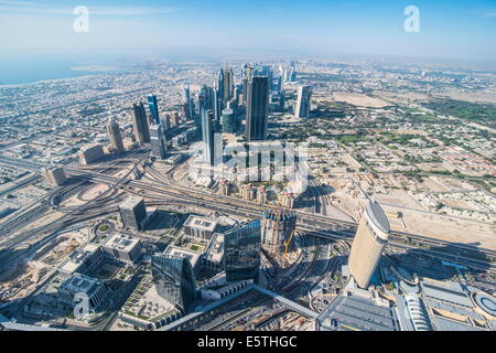 Vista su Dubai dal Burj Khalifa, Dubai, Emirati Arabi Uniti, Medio Oriente Foto Stock