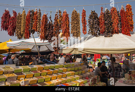 Spezie colorate Selçuk stallo mercato all'aperto in Turchia Foto Stock