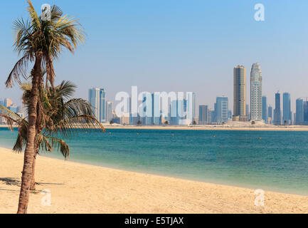 Vista generale della spiaggia di Jumeirah a Dubai Foto Stock