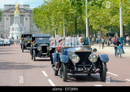 Vintage Cars driving in the Mall per commemorare il centenario Centenario dell inizio della prima guerra mondiale - Rolls Royce Foto Stock