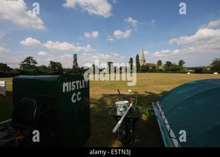 1 agosto 2014. Mistley Cricket Club in Essex Foto Stock