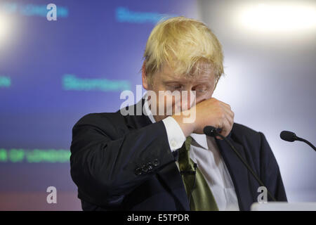 Finsbury Square, Londra, Regno Unito. Il 6 agosto, 2014. Boris Johnson annuncia la sua intenzione di stare nel 2015 elezione generale, dando al contempo dichiarazione europea presso gli uffici di Bloomberg, Londra, UK Credit: Jeff Gilbert/Alamy Live News Foto Stock