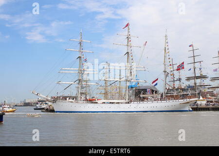Norwegian nave a vela Statsraad Lehmkuhl al luglio 2014 Tall Ship gare di Harlingen, Paesi Bassi Foto Stock