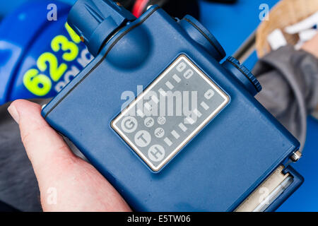 Leggero rilevatore chimico utilizzato da Thames Valley Police. Foto Stock
