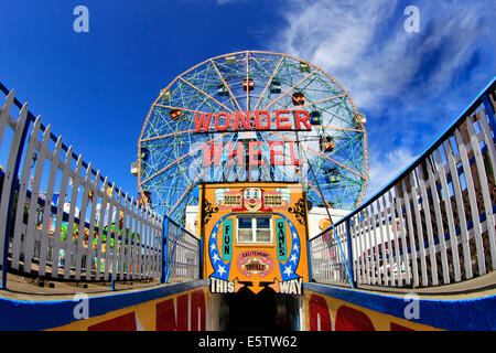 La famosa isola di Coney Wonder Wheel Brooklyn New York Foto Stock