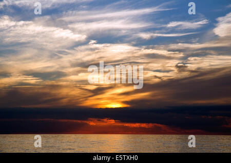 Metà estate tramonto su Georgian Bay, Ontario, Canada Foto Stock