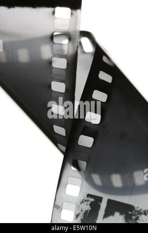 35 mm di pellicola in bianco e nero isolate su sfondo bianco Foto Stock