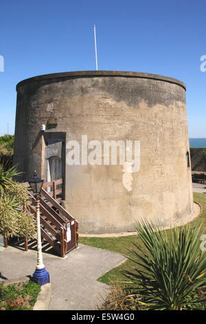 Martello Tower noto anche come il desiderio di Torre a Eastbourne East Sussex Foto Stock