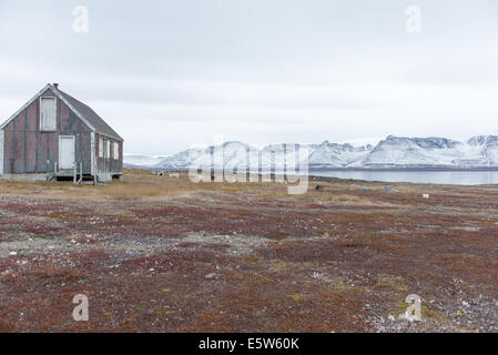 Vecchia casa in kangerluk, un piccolo insediamento in Groenlandia occidentale con circa 30 abitanti su disko island Foto Stock