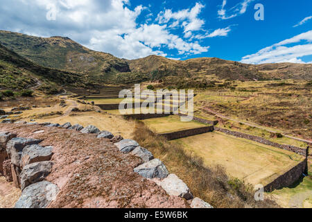 Tipon, rovine Incas nelle Ande peruviane a Cuzco Perù Foto Stock