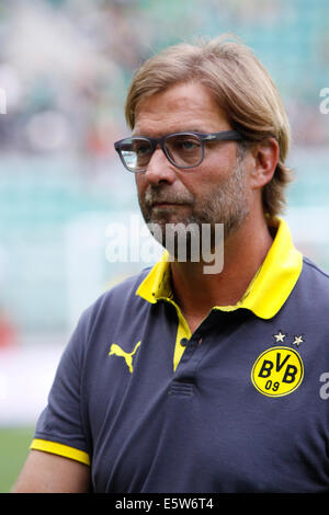 Stadium, Wroclaw Wroclaw, Polonia. 6 agosto 2014. Gentile partita di calcio tra WKS Slask Wroclaw e Borussia Dortmund presso lo stadio di Wroclaw Wroclaw in Polonia. Nella foto il Borussia Dortmund coach Jurgen Klopp Credito: Piotr Zajac/Alamy Live News Foto Stock