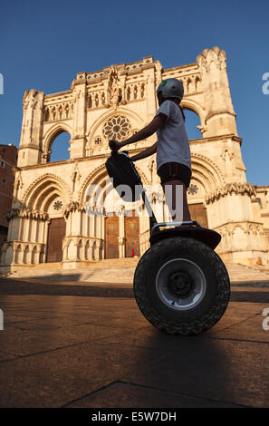 Segway a cattedrale. Cuenca Provenza. Castilla La Mancha. Spagna Foto Stock