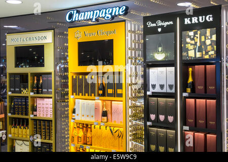 Sydney Australia,Kingsford-Smith Airport,SYD,interior Inside,terminal,gate,shopping shopper shopping shopping negozi mercati di mercato di acquisto vendere Foto Stock