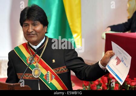 Sucre, Bolivia. Il 6 agosto, 2014. Il presidente boliviano Evo Morales offre un discorso durante una sessione di onore per commemorare il 189º anniversario della Bolivia l'indipendenza in Sucre, Bolivia, su il 6 agosto 2014. Credito: Vice presidenza premere/ABI/Xinhua/Alamy Live News Foto Stock