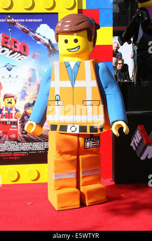 La Lego Movie Premiere detenute al Regency Village Theatre di Los Angeles CA. 1-2-2014 dotate: atmosfera generale del personaggio Lego Emmet dove: Los Angeles California Stati Uniti quando: 01 Feb 2014 Foto Stock