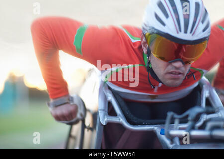 Close up di atleta in para-competizione atletica Foto Stock