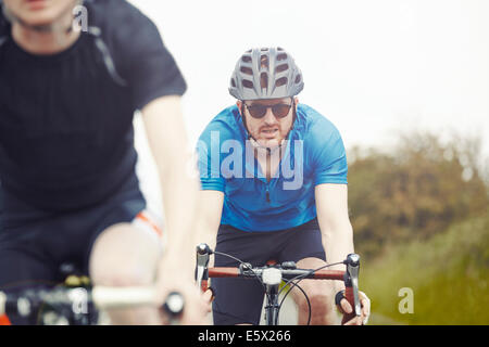 I ciclisti sulle loro moto Foto Stock