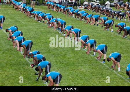 Harper Woods, Michigan - Alta scuola calcio giocatori frequentare la mente sana corpo sano calcio camp. Foto Stock