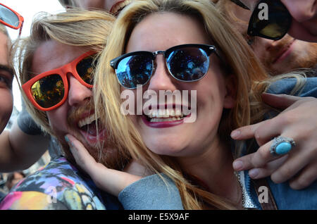 Felice ragazzi al Festival di Liberty Roermond Olanda Foto Stock