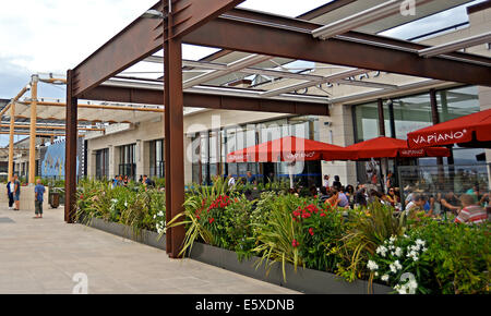 Vapiano lounge bar ristorante italiano Les Terrasses du port Mall Marseille Bouches-du-Rhone Francia Foto Stock