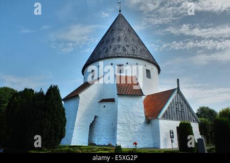 Danimarca, isola di Bornholm fotografie scattate tra il 1 e il 5 agosto 2014. Nella foto: Sankt Ols Kirke (St Olaf's Chiesa), noto anche come Chiesa Olsker, è del XII secolo chiesa rotonda si trova nel villaggio di Olsker Foto Stock