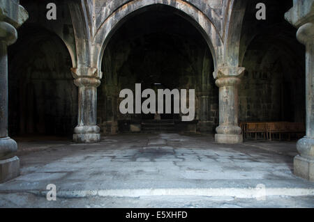 Archi che sostengono il tetto, haghpat monastero, Armenia Foto Stock