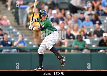 Trenton, New Jersey, USA. Il 7 agosto, 2014. Trenton Thunder terzo baseman DANTE BICHETTE JR. (26) pipistrelli durante un Orientale partita del campionato a Arm & Hammer Park di Trenton, NJ. Credito: Ken Inness/ZUMA filo/Alamy Live News Foto Stock