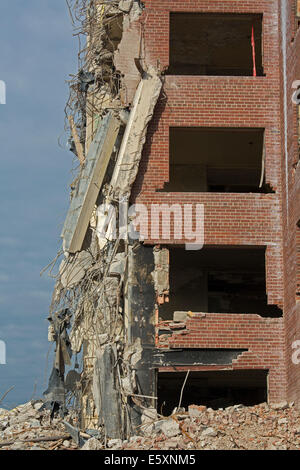 Detroit, Michigan - demolizione del pubblico Brewster-Douglass progetti di edilizia abitativa. Foto Stock