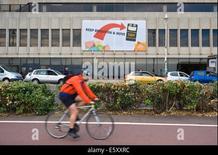 Tenere Brighton & Hove banner ordinate per città consiglio a Brighton East Sussex England Regno Unito Foto Stock