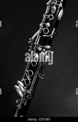 Dettaglio di prendere un clarinetto e dei relativi tasti Foto Stock