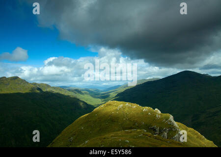 Glen Kinglas da Beinn un Lochain, Arrochar Alpi, Argyll & Bute Foto Stock