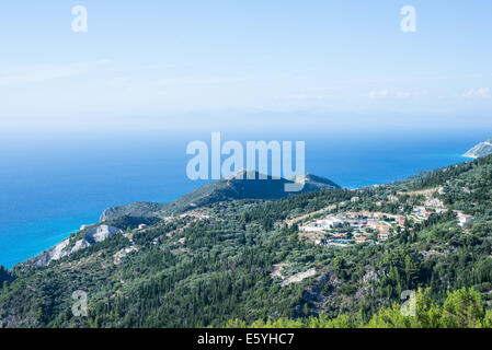 Vista dall'alto dalla montagna di Lefkada isola con mare Ionio Foto Stock